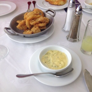 Deliciosos calamares apanados