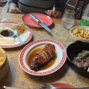 Pato pekin y bife importado