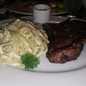 baby beef con linguini finas hierbas 