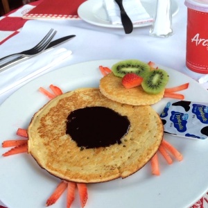 Pancake de buho con salsa de chocolate