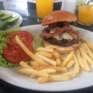 Hamburguesa tocineta y queso