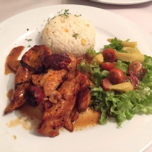 pollo en petalos de rosas