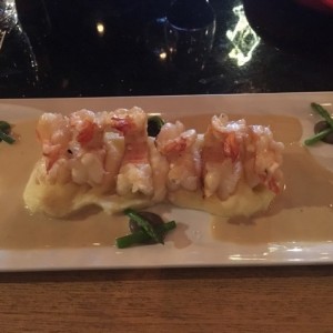 Langostinos a la plancha con salsa de foie gras (u15 x 6 unidades).