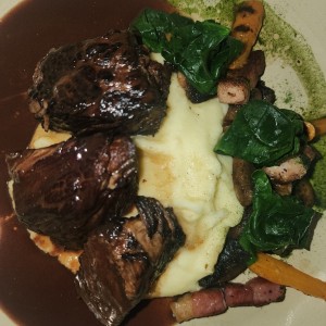 Chateaubriand con salsa bordelaise (lomo angus americano).