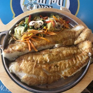 pescado al estilo isla del mar