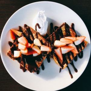 Tostadas francesas de chocolate y fresa