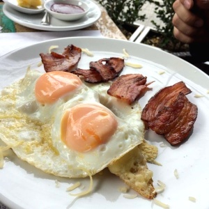 Huevos Lorraine