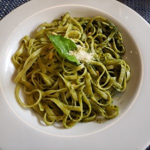 Fetuccine al Pesto