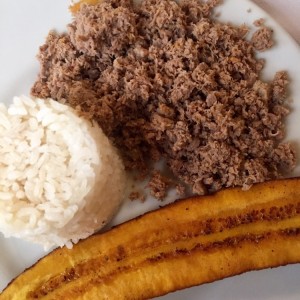 arroz, carne y platano