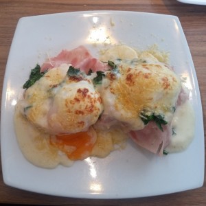 Huevos benedictinos