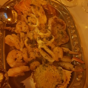 mixto de mariscos al ajillo