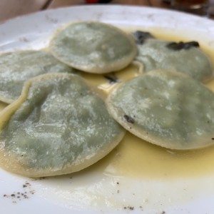 Raviolis ricota y espinaca 