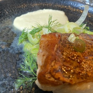pescado con Pure coliflor