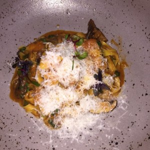 Pasta con asado de Tira