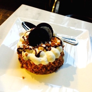 Chessecake de oreo, con cobertura de pecan.
