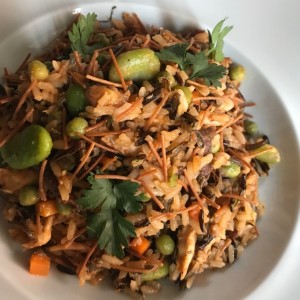 Arroz salvaje con pato, conejo y pollo