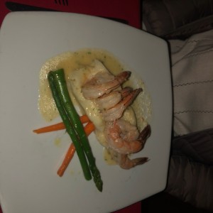 Langostinos con pure de papa