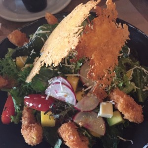 ensalada camarones crispy