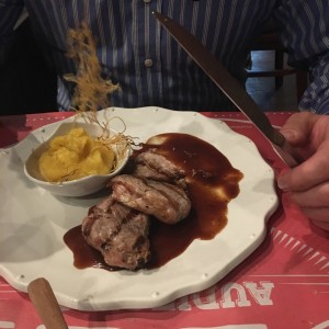 Solomito de Cerdo con Salsa de Corozo