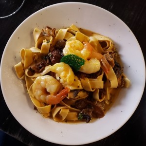 Pappardelle Funghi Porcino y Langostinos