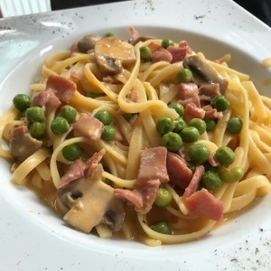 Pasta funghi e prociuto