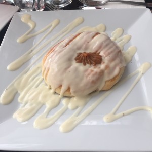 roscon de arequipe con salsa inglesa