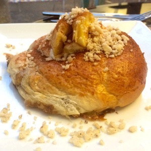 Bananitos flambeados y nueces