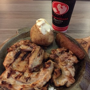 pollo en su parrilla 