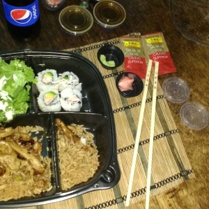 In-Bento con arroz japonés (Domicilio)