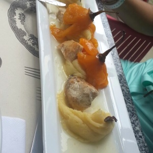 Pollo en salsa chontaduros