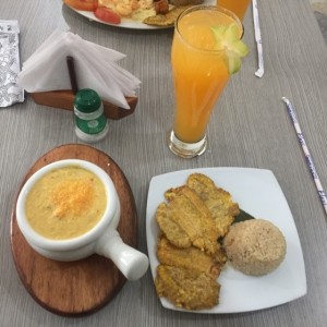 crema de jaiba y jugo de mandarina