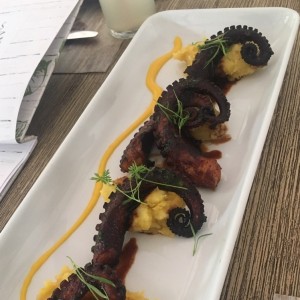 Anticucho de pulpo