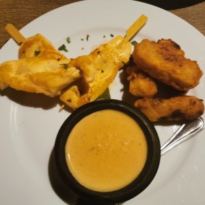 Aborrajados y pinchos de pollo