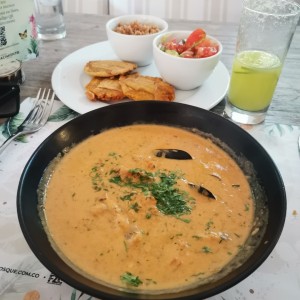 Acocado de mariscos 