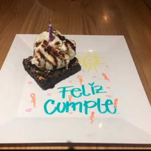 brownie con helado