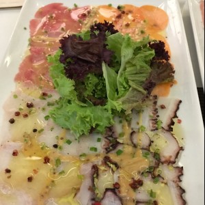 carpaccio mixto, atun, salmon, pescado y pulpo