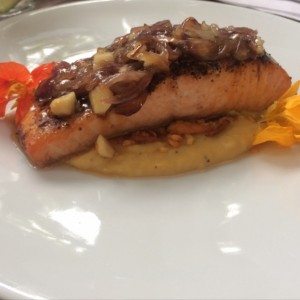 salmon a la pimienta dulce 