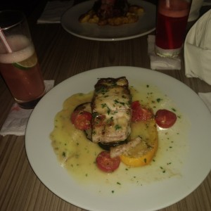 Corbina al ajillo