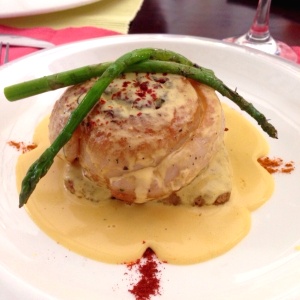 Rollo de pescado con camarones