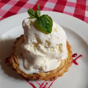 Tartaleta de Manzana con Helado
