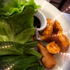 rollos de cangrejo y camarones