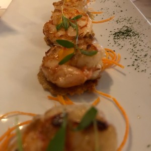 langostinos con galleta de parmesano! delicioso!!