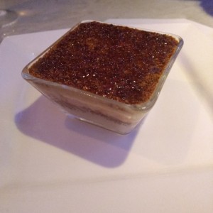 Praline de postre, muy bueno, pero bastante dulce 