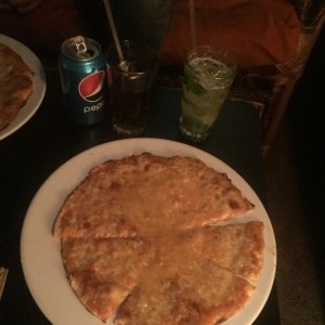 pizza margarita + mojito de coco