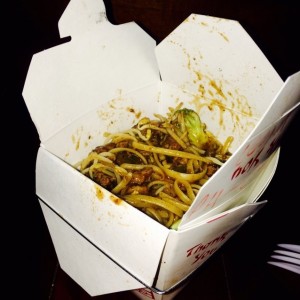 Fideos salteados