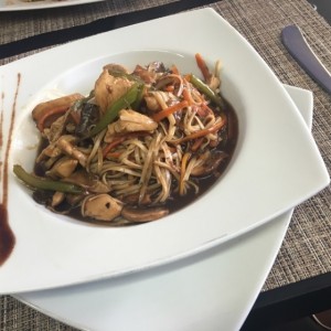 Tallarines Thai