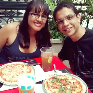 Pizza lower, y pizza hawaiana,  de entrada papas pizza :-) 