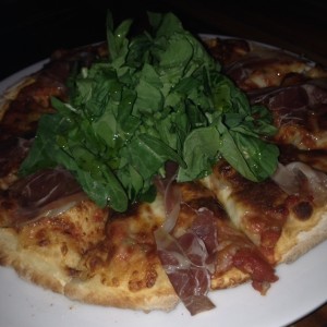 Pizza de Rugula y Procciuto
