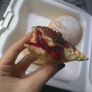 dona rellena de fresa 