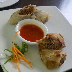 Fhobias de pollo - Bonsai Sushi, Terraza del Sambil